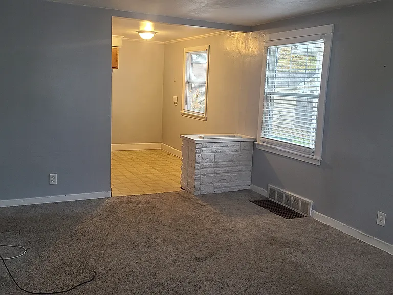 166 Fowler Ave — Photo 10