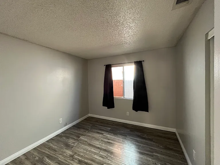 877 Award Dr — Photo 6