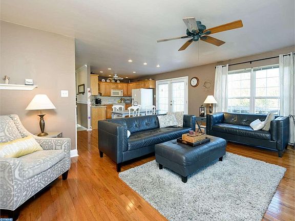 5th image of 43 Pebble Beach Ln