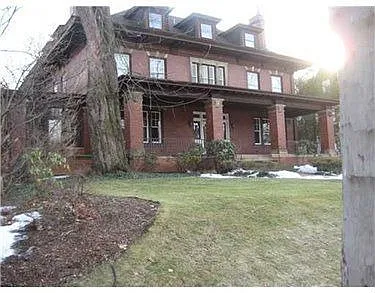 5840 Solway St photo 1