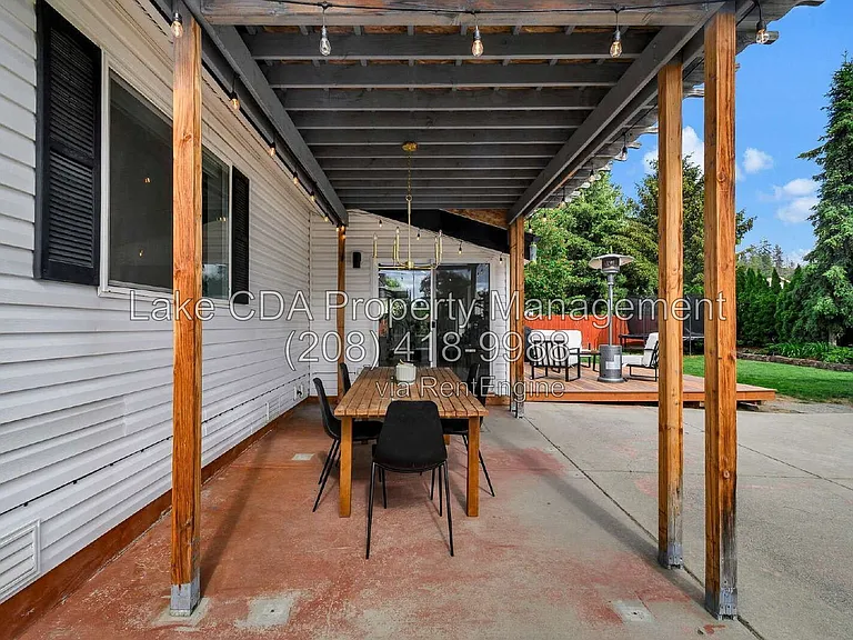 2082 E Greenleaf Ln — Photo 35