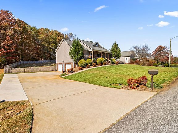 4th image of 168 Deer Creek Dr