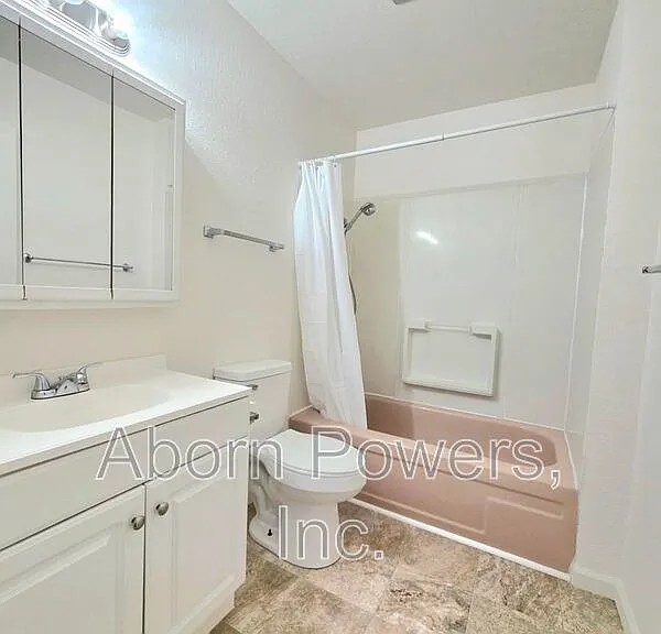 1221 B St #12 — Photo 11