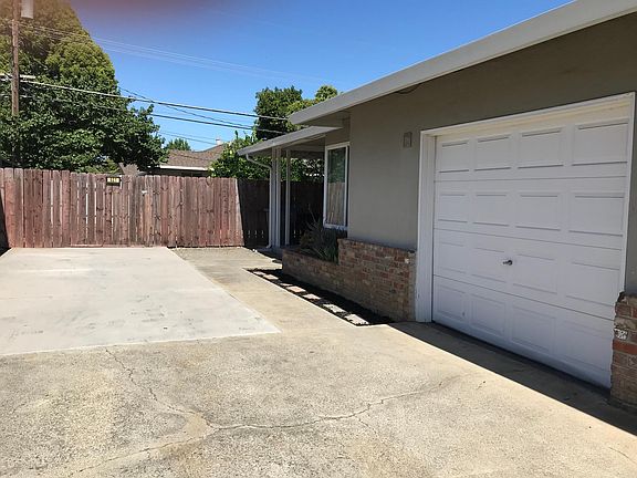 2nd image of 921 Sherman Oaks Dr