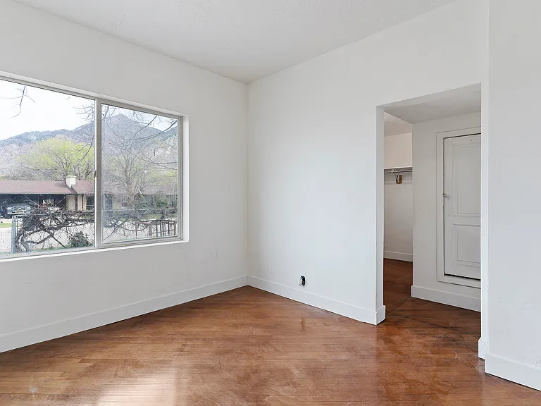 678 N 100 E — Photo 5