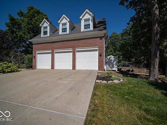 3rd image of 11536 Woods Bay Ln