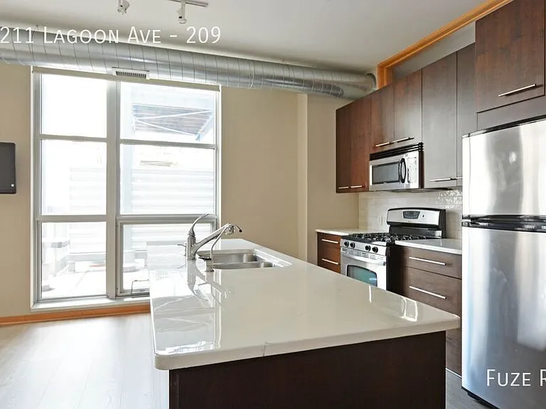 1211 Lagoon Ave #209 — Photo 4