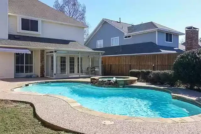 112 Worchester Ln — Photo 2