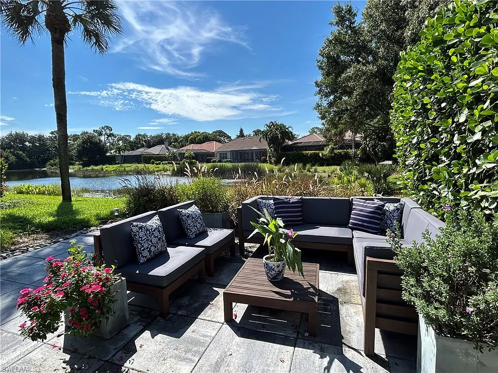 3 bed, 2.0 bath, 1584 sqft, $9,000 — Photo 2