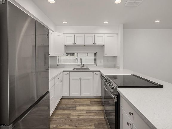 5th image of 2214 Yale Ave E APT 301