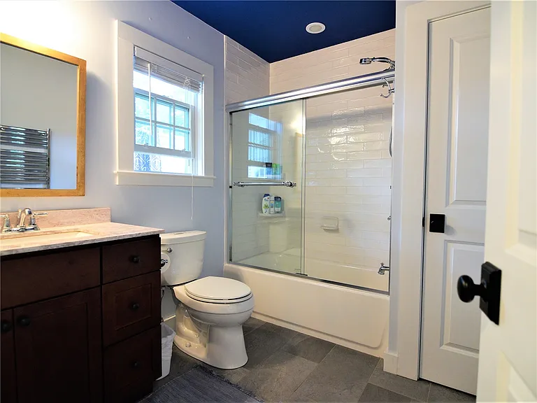 518 Third Beach Rd — Photo 7