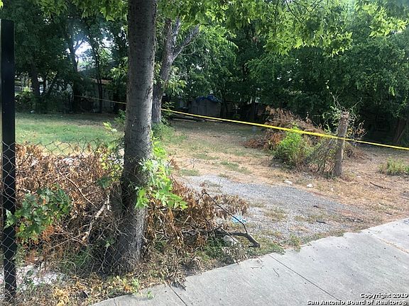 3rd image of 1823 Hidalgo St