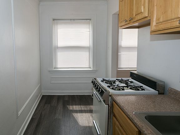 4th image of 5516 N Kenmore Ave #604