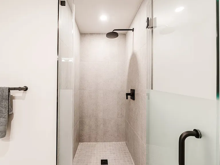 121 NE 5th St #311 — Photo 7