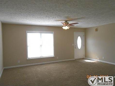 4th image of 715 Mapleview Ln