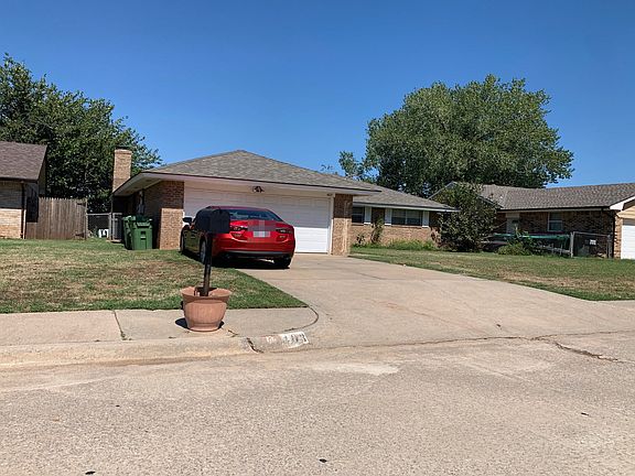 3rd image of 403 Linda Ln
