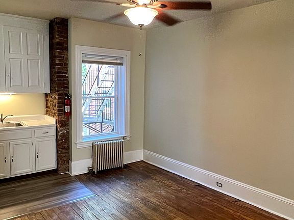 2nd image of 539 N Lime St APT 2