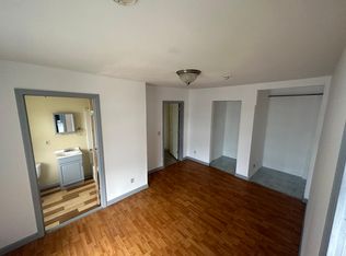 291 Manchester St APT 3, Manchester, NH 03103