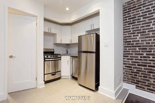 Rented by Compass | media 45