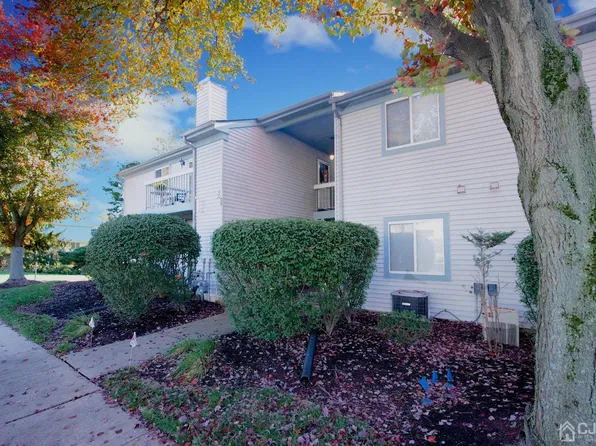 32 Beaconsfield Pl #32, Somerset, NJ 08873