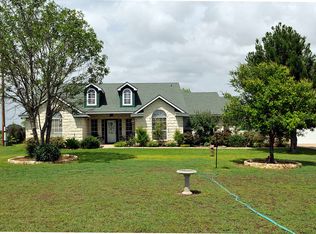 803 Callihan Rd, Luling, TX 78648