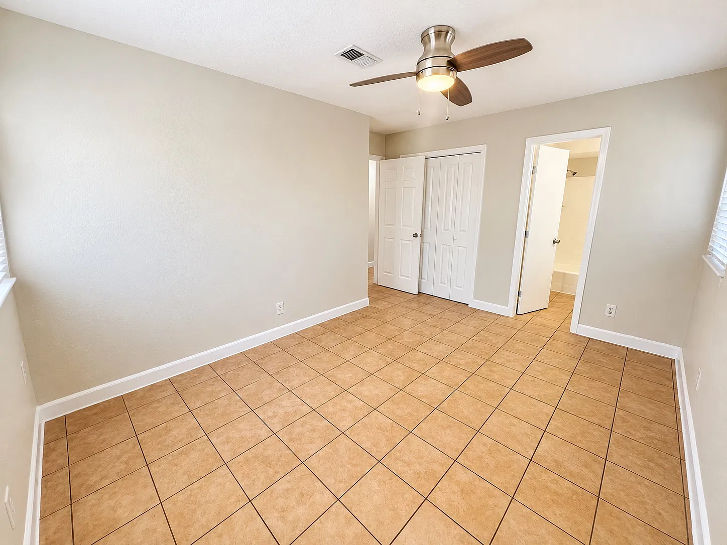 4 bed, 1625 sqft, $1,950 — Photo 4