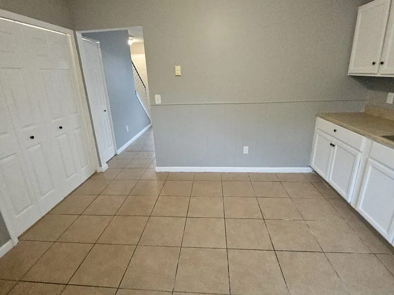 619 Root Rd — Photo 2