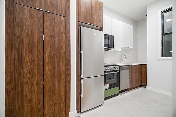 1st image of 117 W 57th St #4F