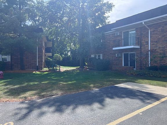 2nd image of 2427 Ogden Ave APT 3