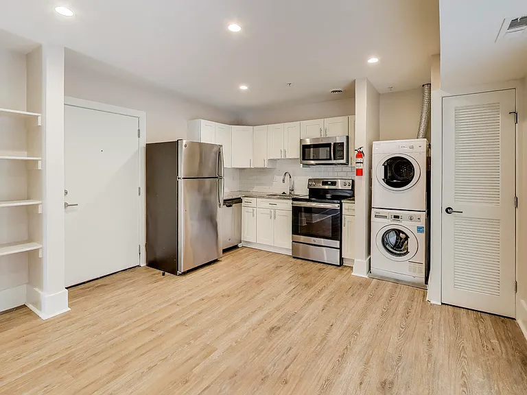 1904 Irving St NE #102 — Photo 12
