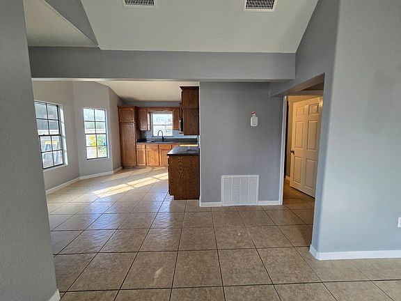 5th image of 2907 S Louisiana Ave