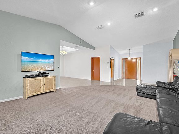 4th image of 11340 SW 1st Street