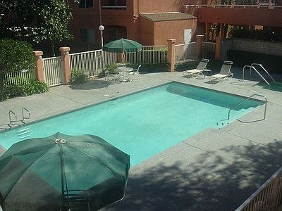 pool & jacuzzi