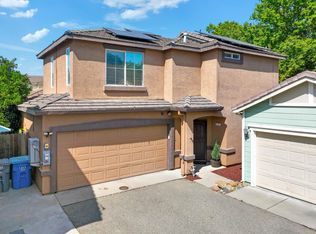 426 La Esperanza Dr, Dixon, CA 95620