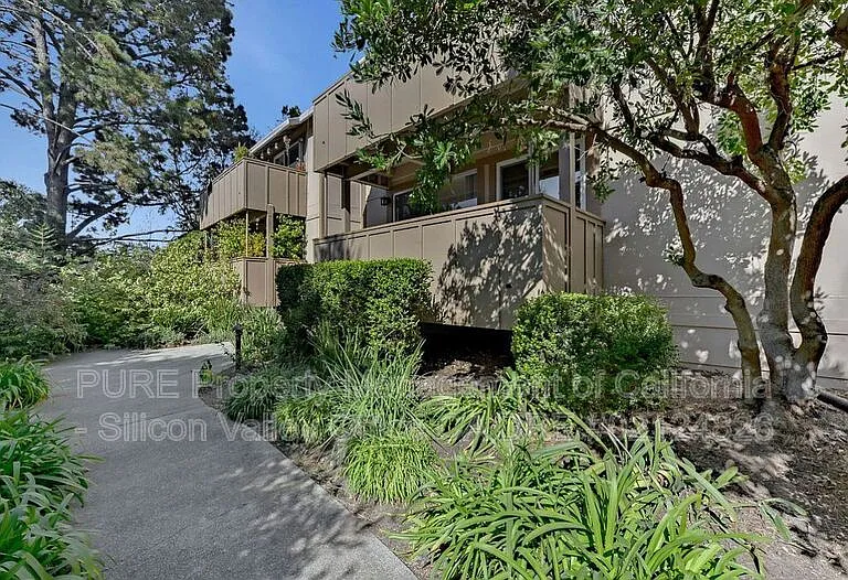 2450 W Bayshore Rd #3 — Photo 15