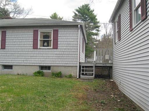 5th image of 136 Brook St