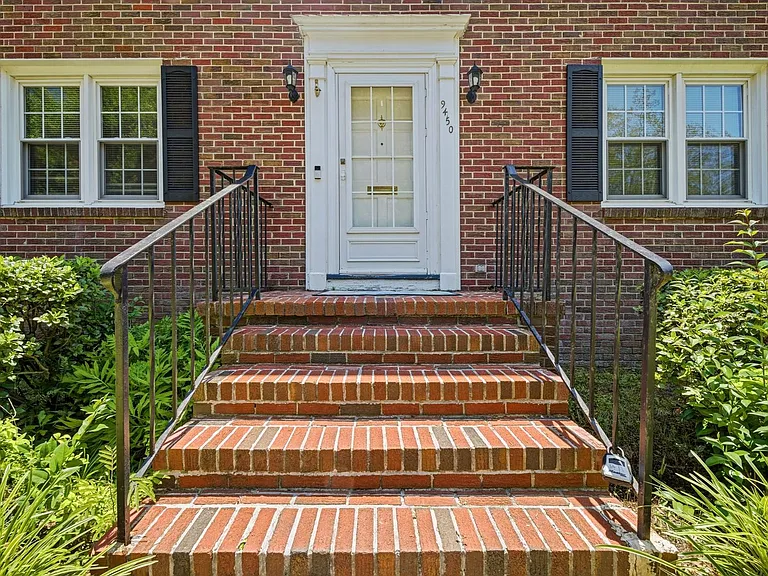 9450 Selby Pl — Photo 4