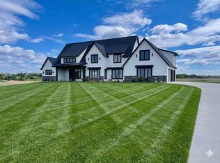 1629 Boelter Estates Dr NW, Rochester, MN 55901