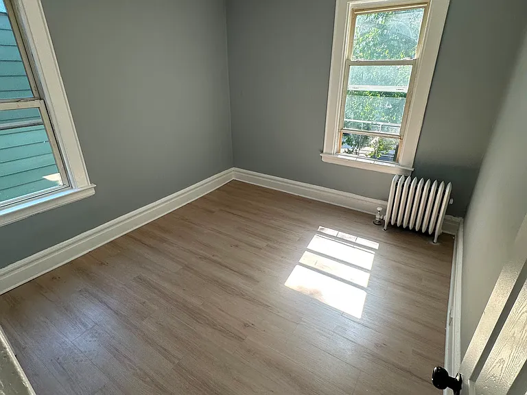 100 Smith St #2F — Photo 9
