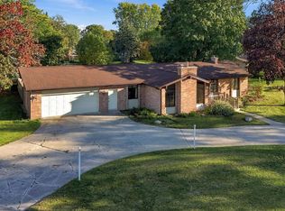 401 Southlawn Dr, Auburn, MI 48611