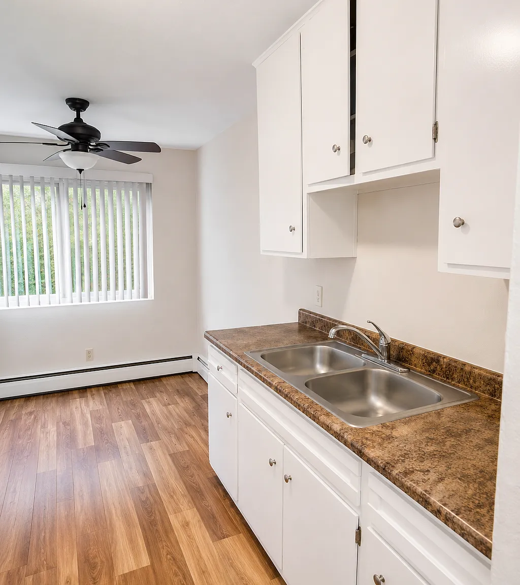 1630 Marion St — Photo 2