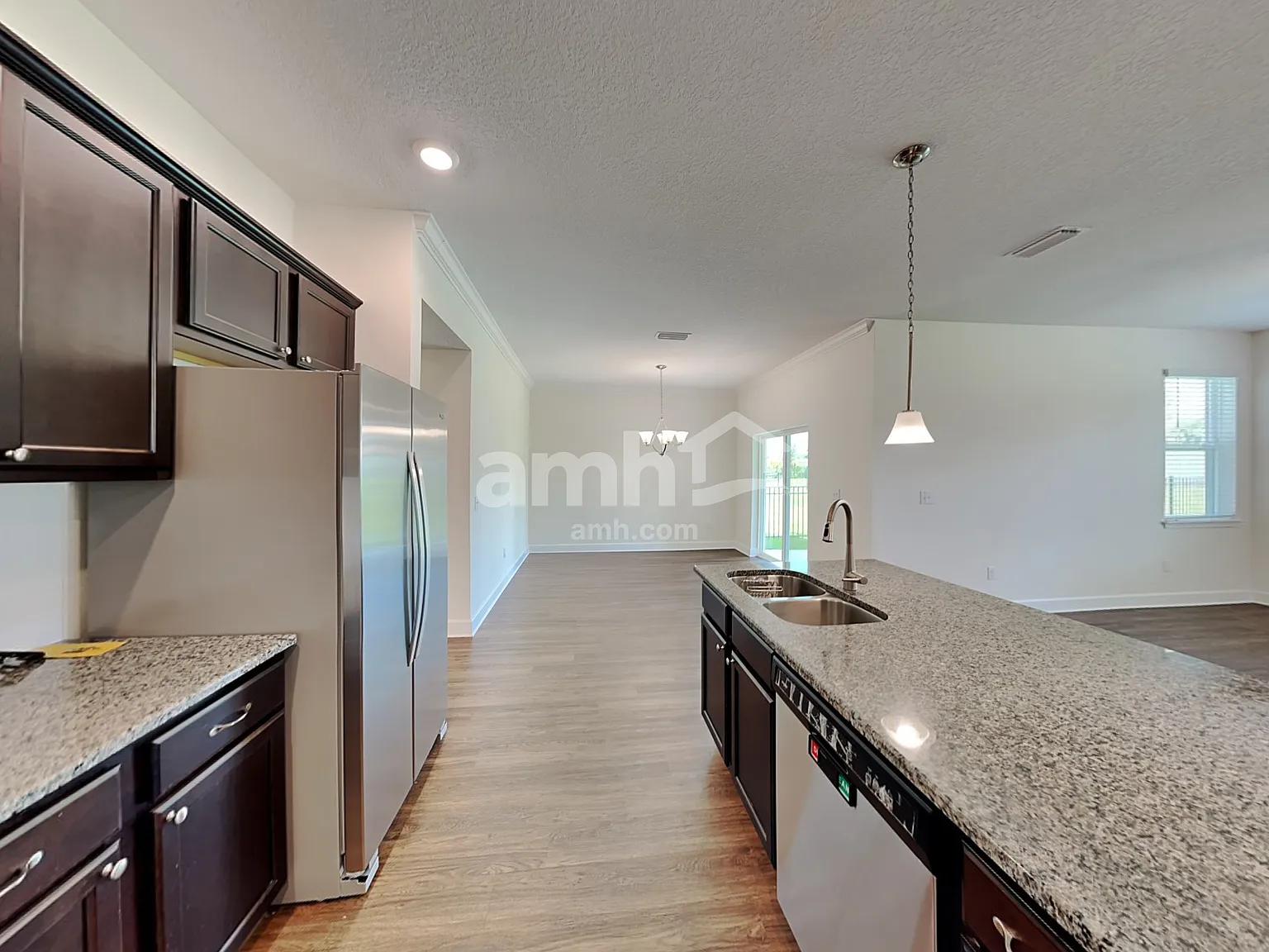 4 bed, 3.0 bath, 2197 sqft, $2,910 — Photo 3
