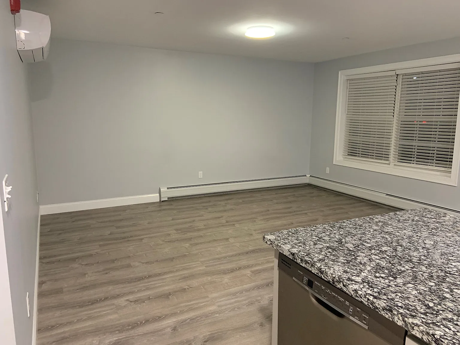 1 bed, 750 sqft, $2,100 — Photo 4