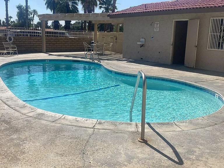 82075 Country Club Dr #22 — Photo 16