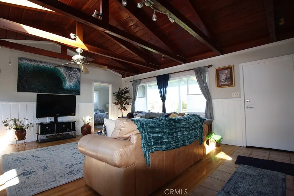 3 bed, 1300 sqft, $3,500 — Photo 4