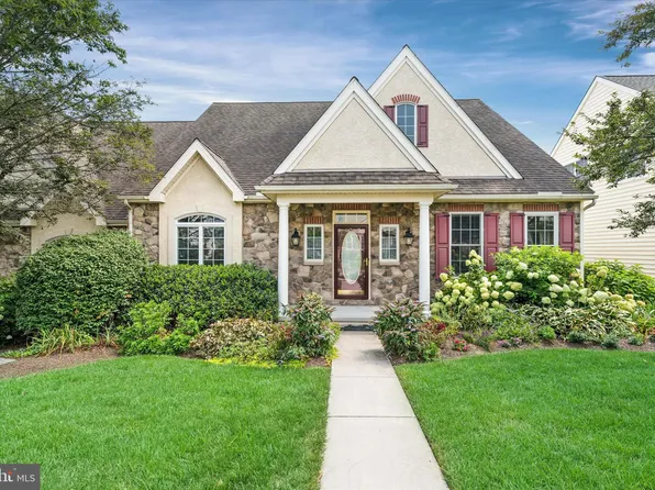 204 Brittany Dr, Avondale, PA 19311