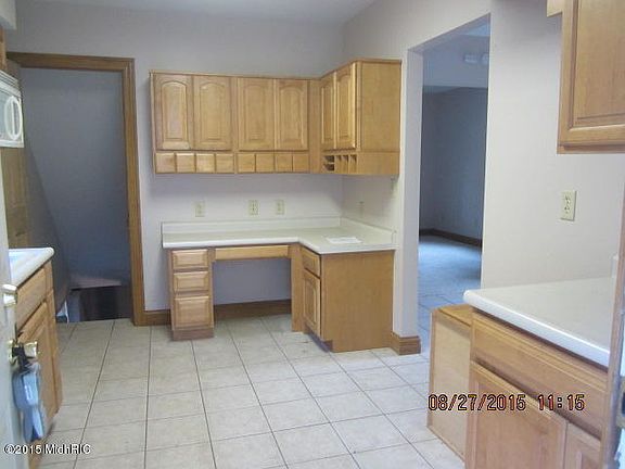3rd image of 207 W Belmont St