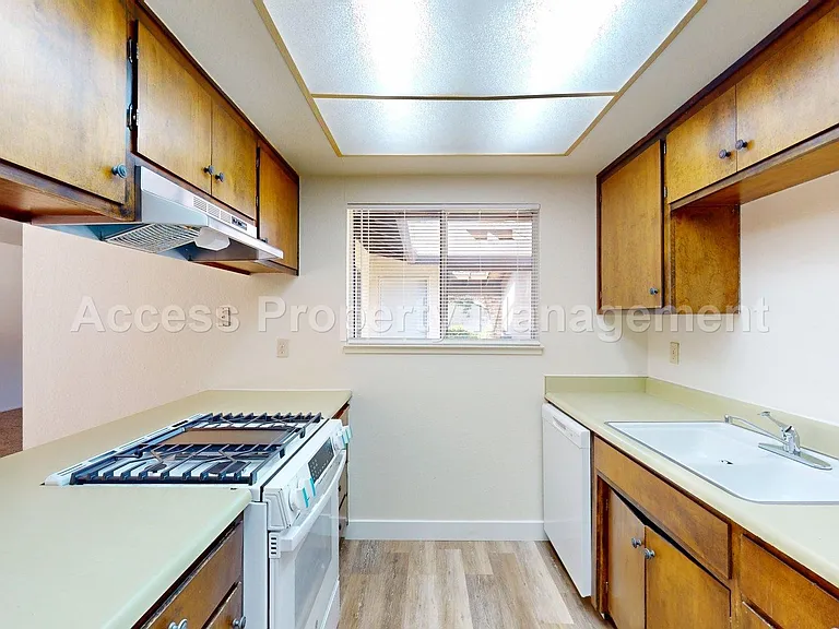 1516 Floyd Ave — Photo 11
