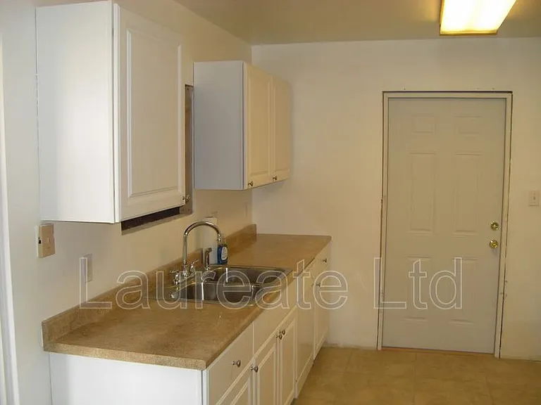 11536 E Center Dr — Photo 2
