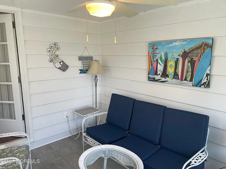 300 4th Ave — Photo 8